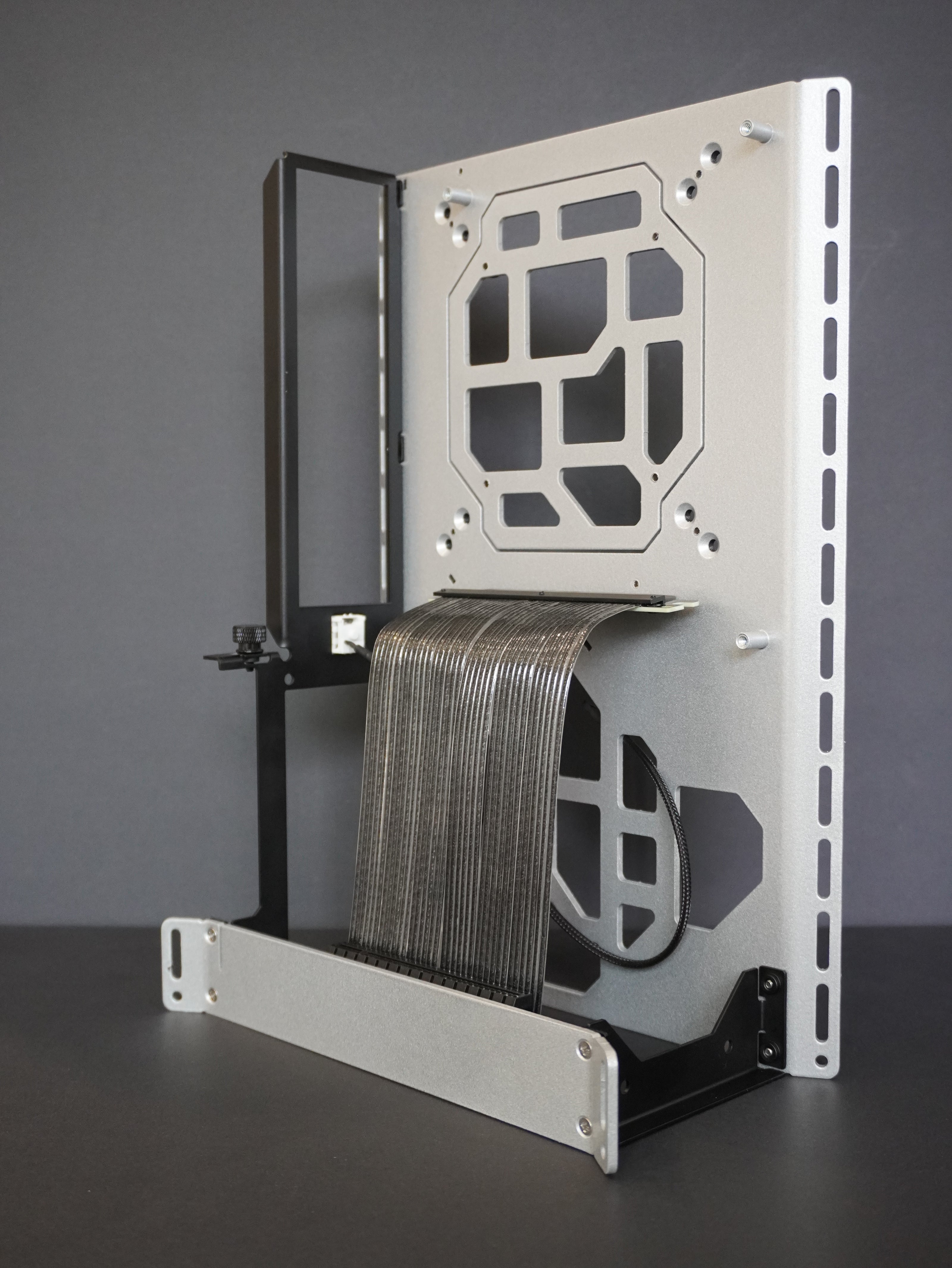 Canvas sff case in silver with pcie cable